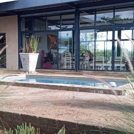 Hackberry House Black Thorn Cottage, Off Grid Khemsbok Εξωτερικό φωτογραφία