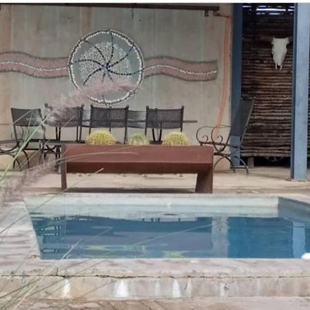 Hackberry House Black Thorn Cottage, Off Grid Khemsbok Εξωτερικό φωτογραφία