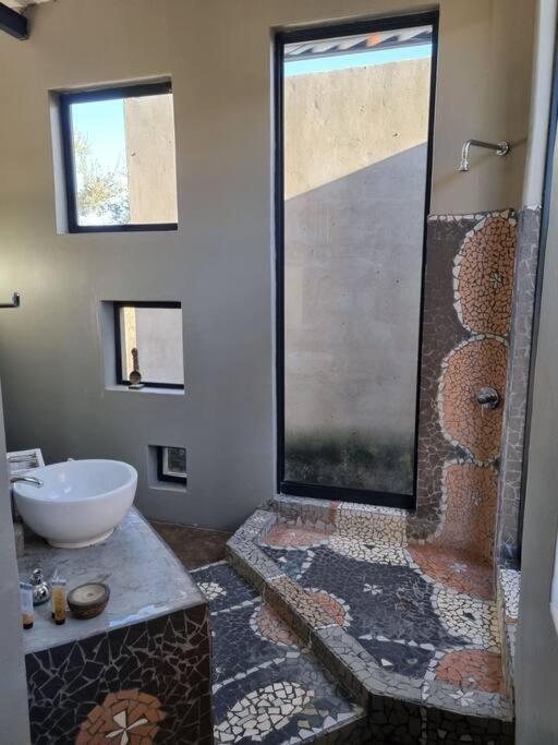 Hackberry House Black Thorn Cottage, Off Grid Khemsbok Εξωτερικό φωτογραφία
