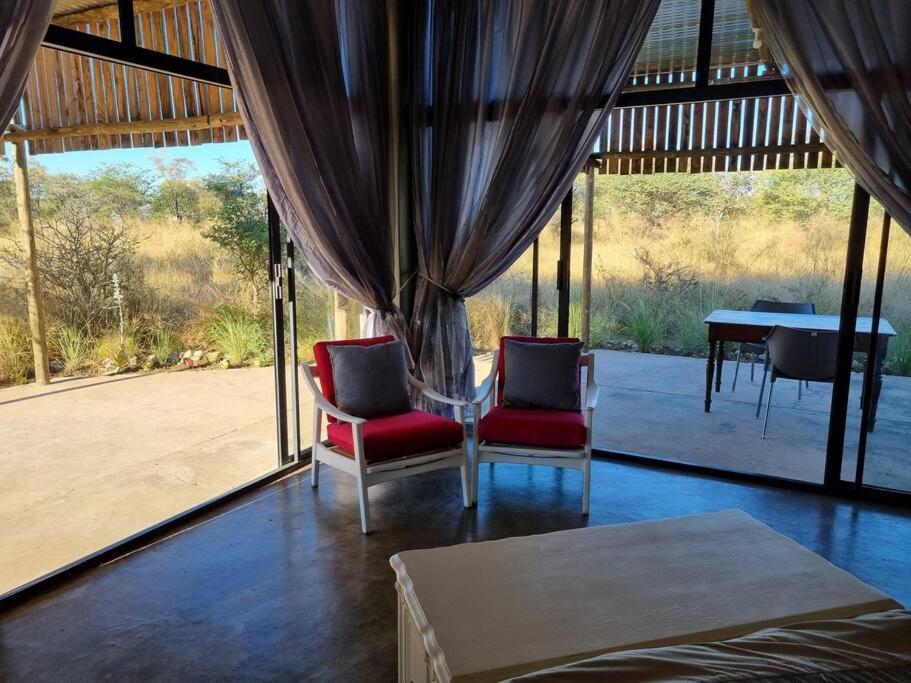 Hackberry House Black Thorn Cottage, Off Grid Khemsbok Εξωτερικό φωτογραφία