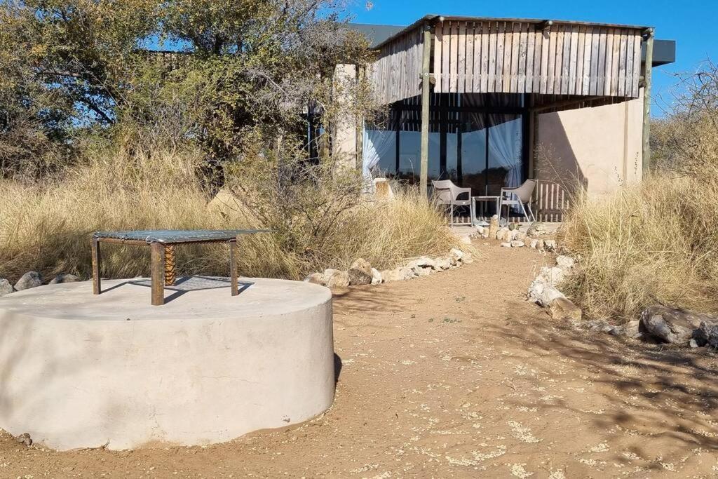 Hackberry House Black Thorn Cottage, Off Grid Khemsbok Εξωτερικό φωτογραφία